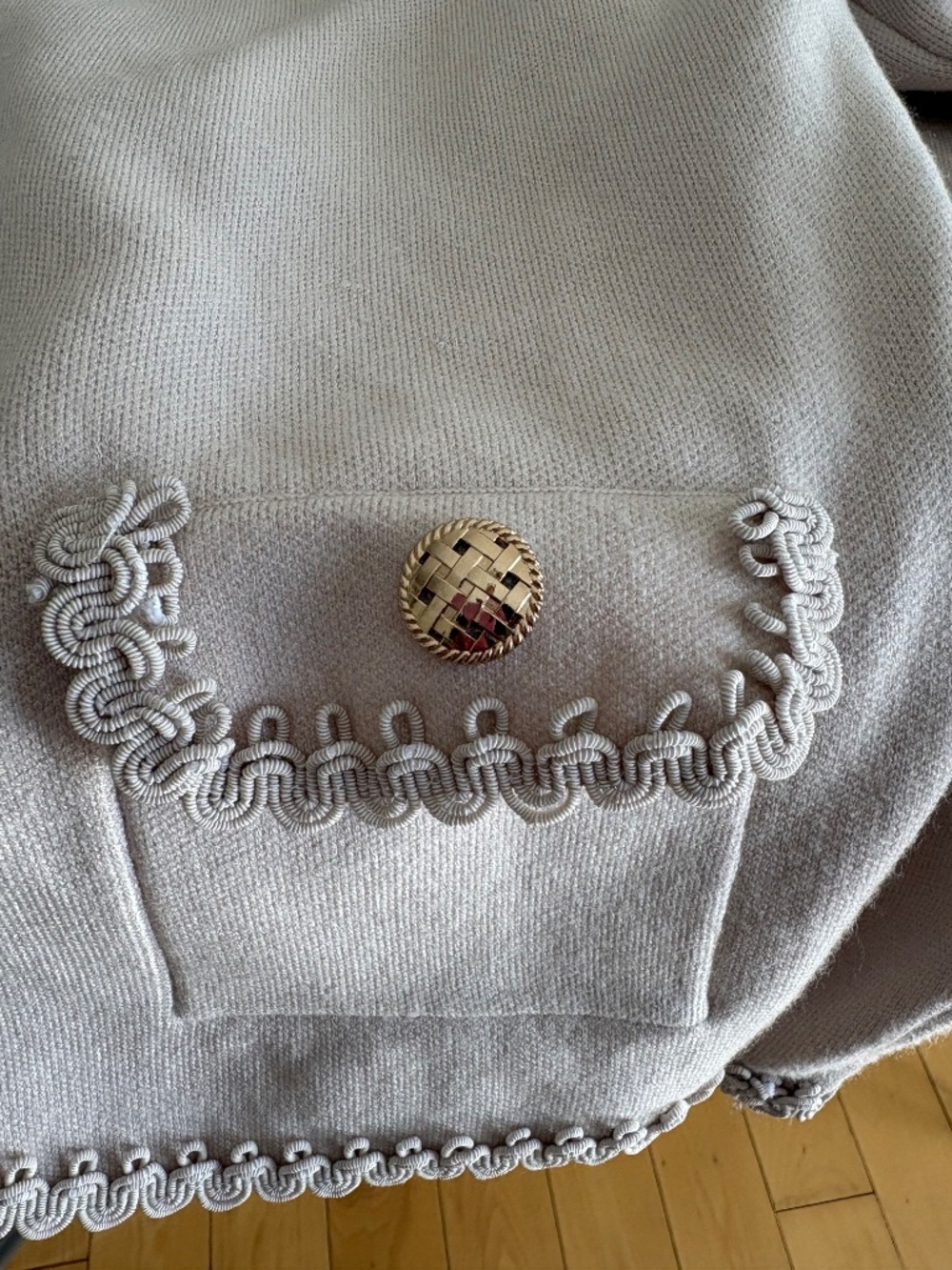 Sioni Open-Front Ivory/Cream Knitted Lady Jacket Cardigan with Gold Buttons - Picture 12 of 16
